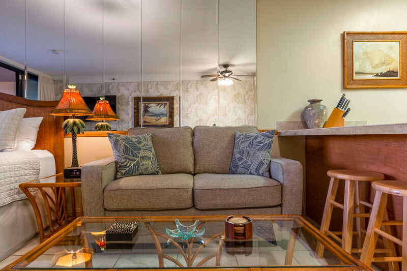 Maui Kai 806 lanai with sunset views and ocean breezes, perfect for relaxing in paradise